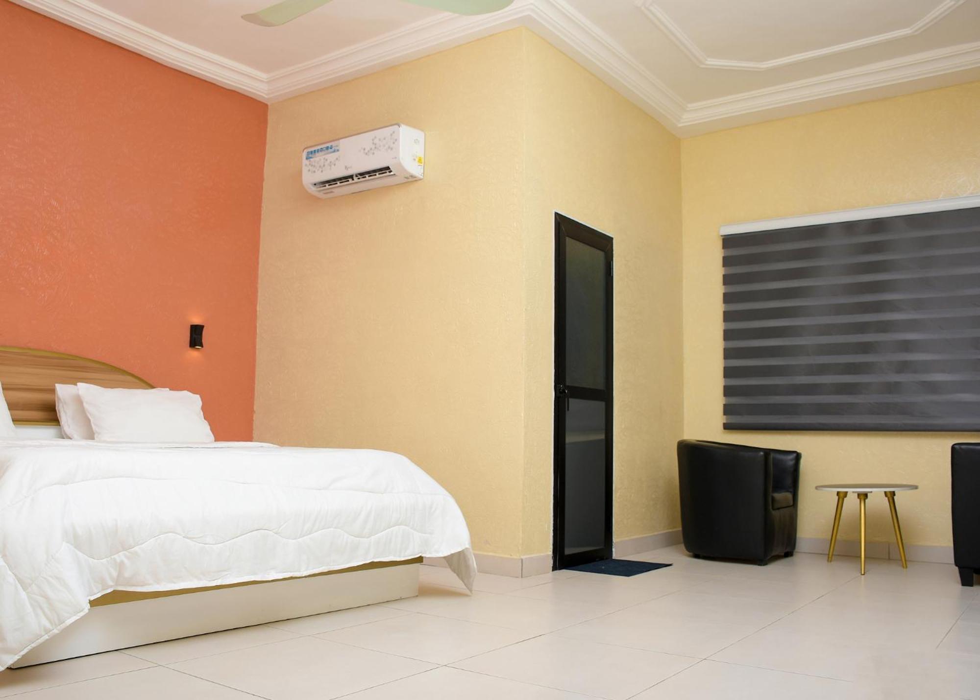 Hotel Mavilla Cotonou Ngoại thất bức ảnh