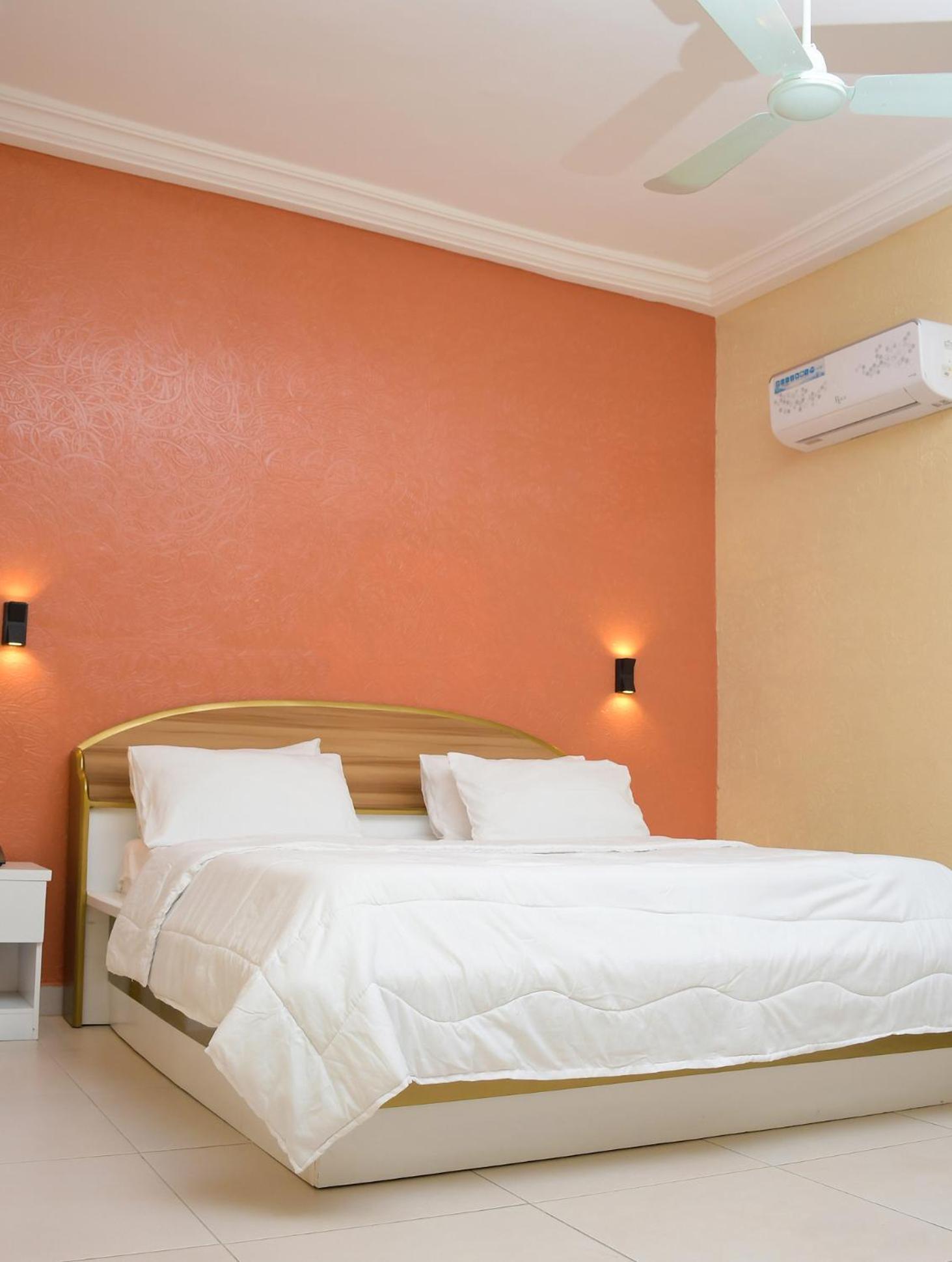 Hotel Mavilla Cotonou Ngoại thất bức ảnh