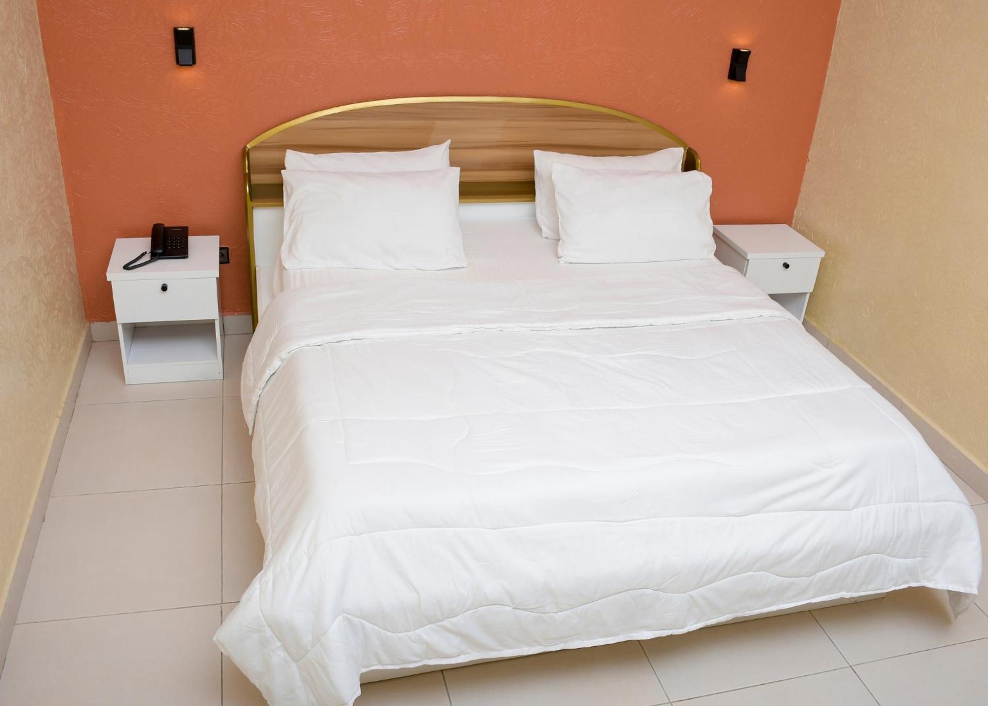 Hotel Mavilla Cotonou Ngoại thất bức ảnh