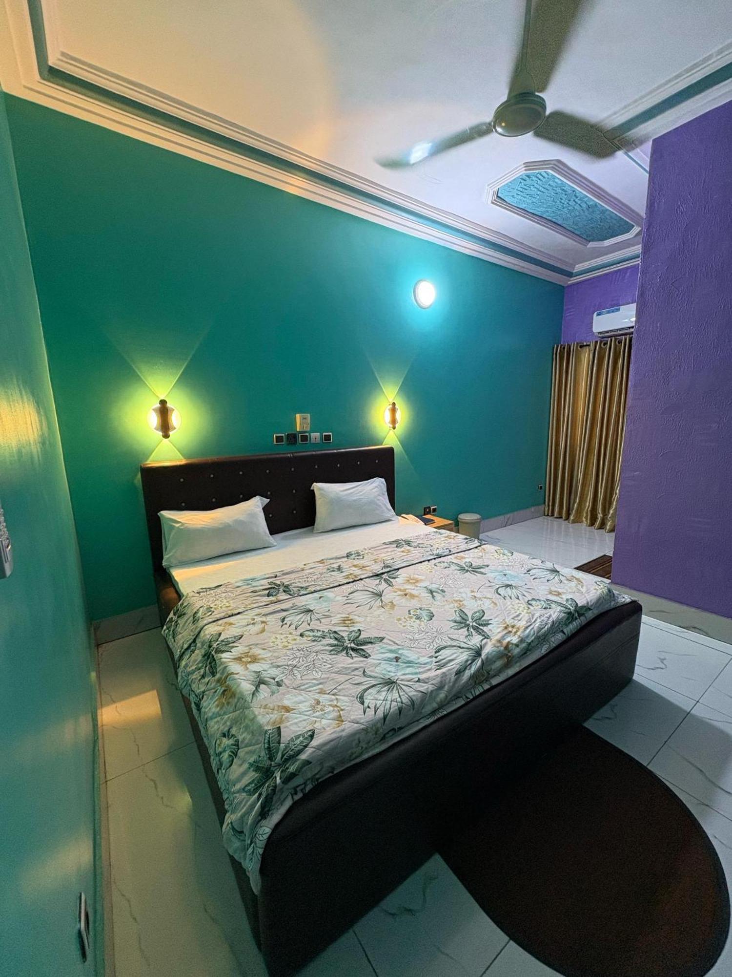 Hotel Mavilla Cotonou Ngoại thất bức ảnh